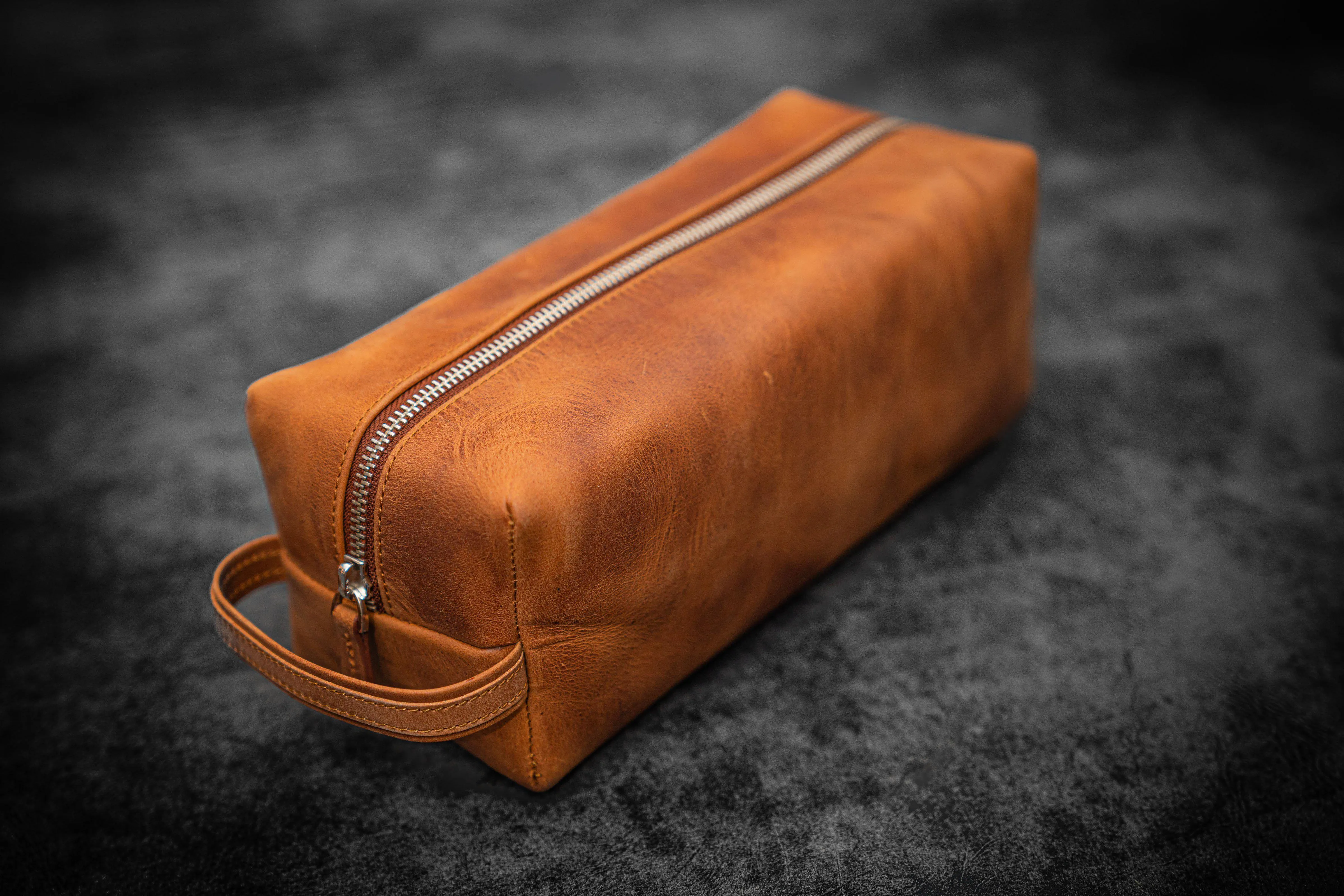 Leather Classic Dopp Kit & Travel Toiletry Bag - Crazy Horse Tan