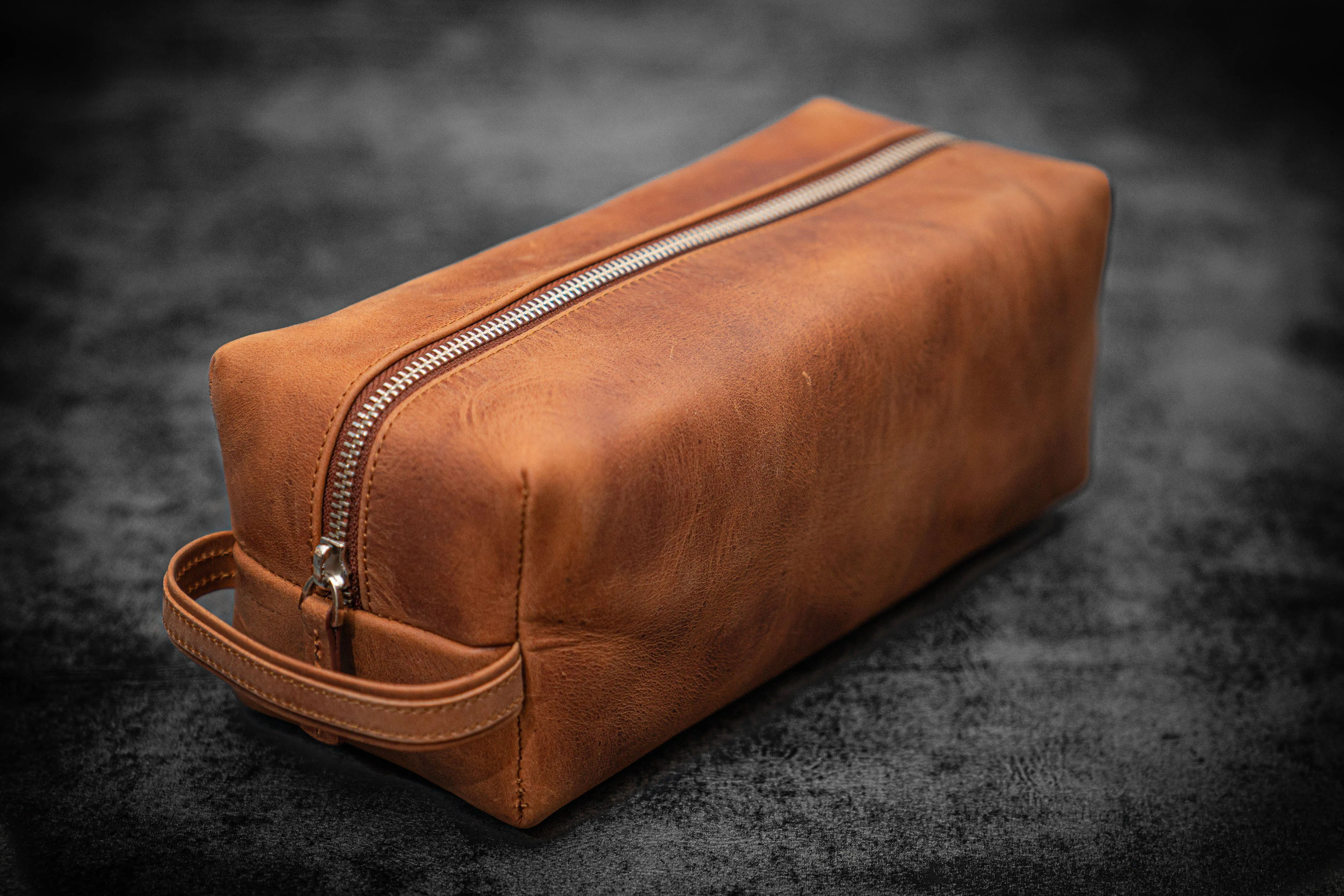 Leather Classic Dopp Kit & Travel Toiletry Bag - Crazy Horse Tan