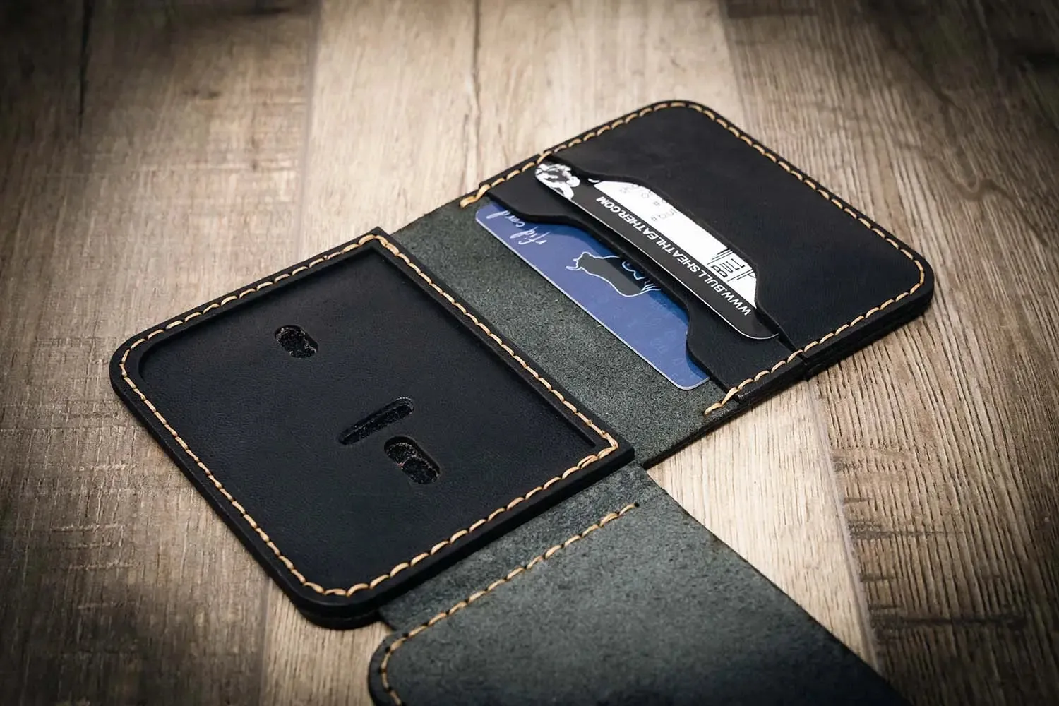 Minimalist Badge Wallet - Black