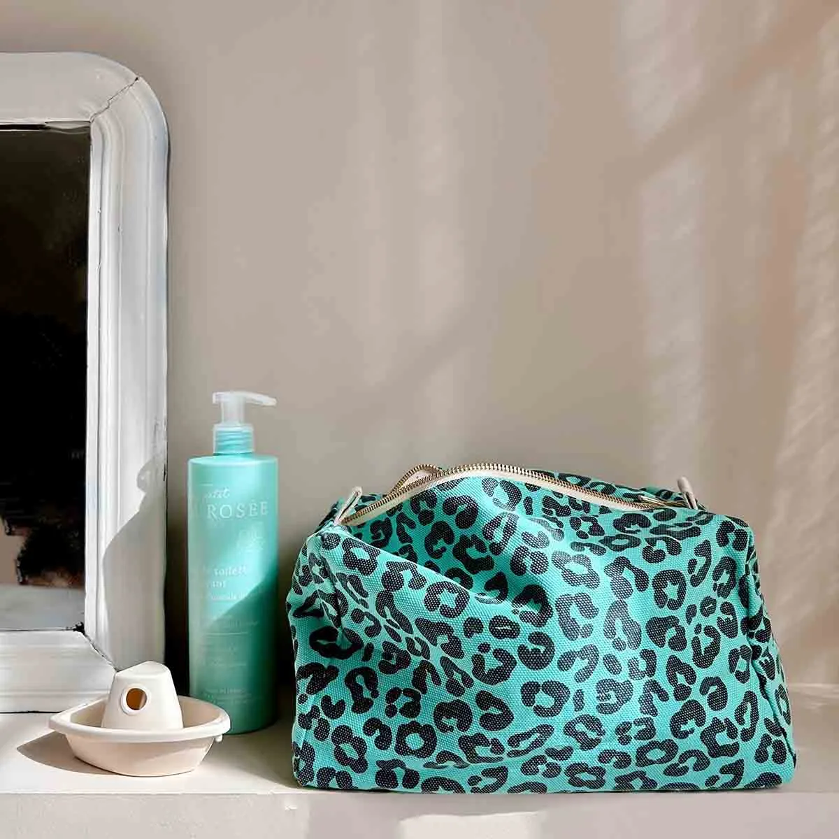 Rose in April Vic Toiletry Bag Leopard Turquoise