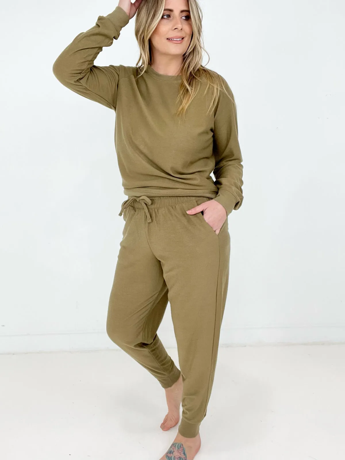 Splendid Reverse Soft French Terry Top & Jogger Set